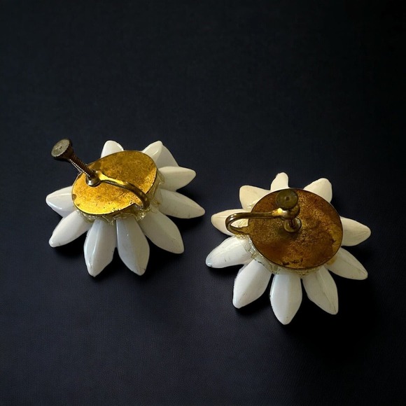 Vintage Articulating White Flower Daisy Rhinestone 60s Mod Screw Back Earrings - Picture 4 of 4